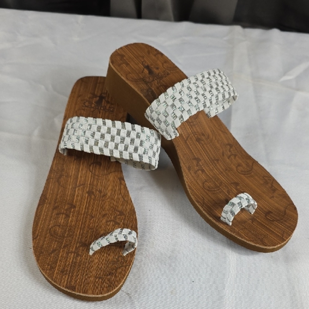 Corkys Women's Brown White/Silver Woven Straps Sandals W/Toe-Loop Low Wedge Sz 9